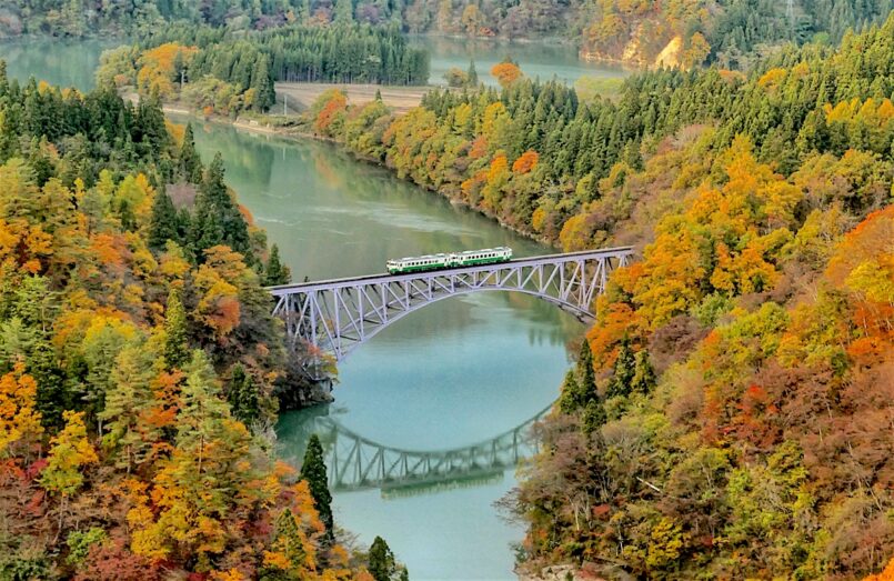 Fukushima: จุดชมวิวสะพานแม่น้ำทะดะมิ (Tadami River Bridge View Point) เมืองมิชิมะ