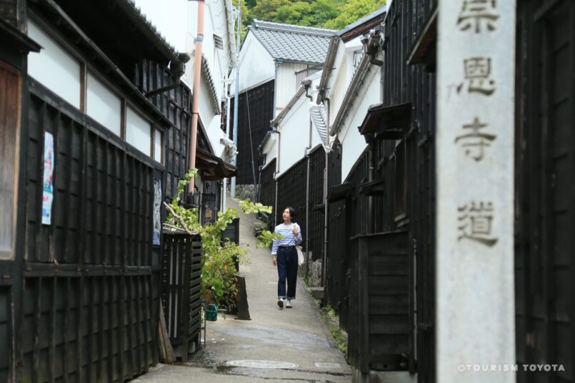 Aichi: ชวนไปเดินเล่น “ย่านเมืองเก่าอาสึเกะ” ชมบรรยากาศบ้านเมืองย้อนยุคเหมือนหลุดเข้าไปในฉากภาพยนตร์